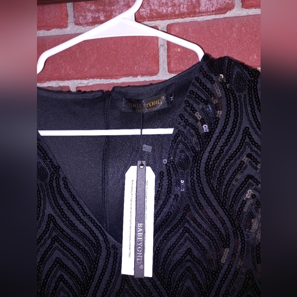 Black dress - Picture 3 of 5